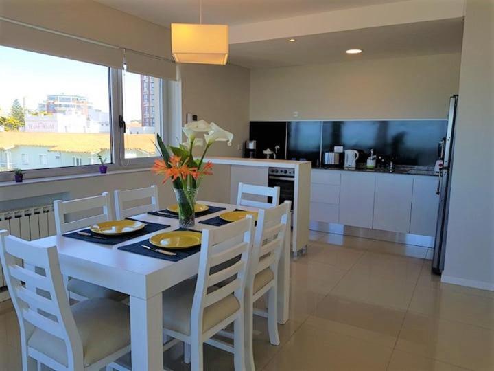 Hotel Tejas Rojas Villa Gesell Bagian luar foto