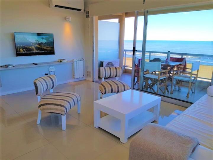 Hotel Tejas Rojas Villa Gesell Bagian luar foto