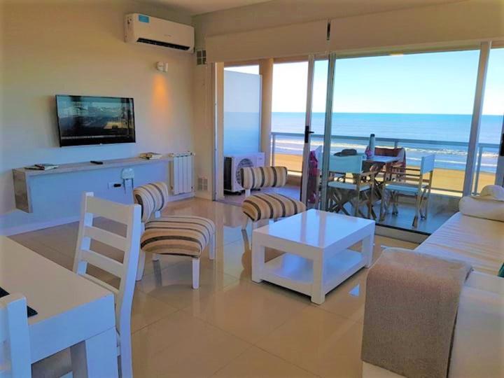Hotel Tejas Rojas Villa Gesell Bagian luar foto