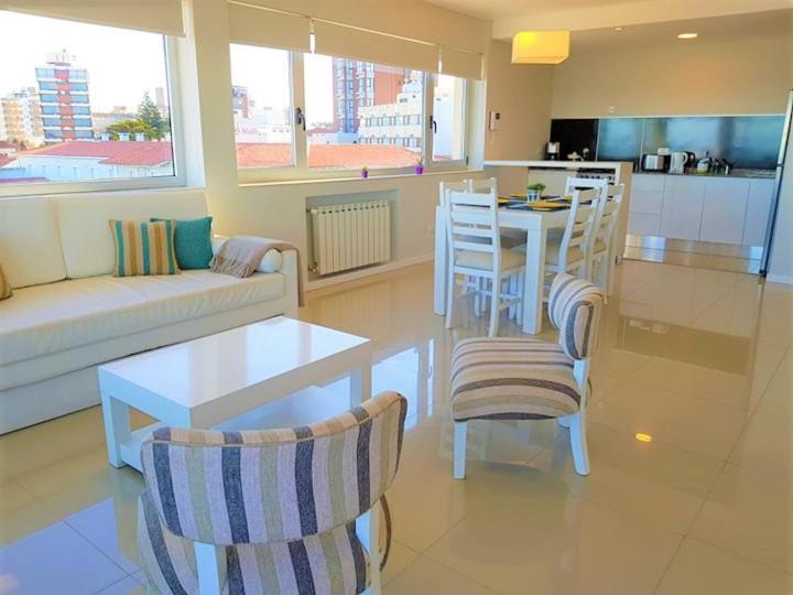 Hotel Tejas Rojas Villa Gesell Bagian luar foto