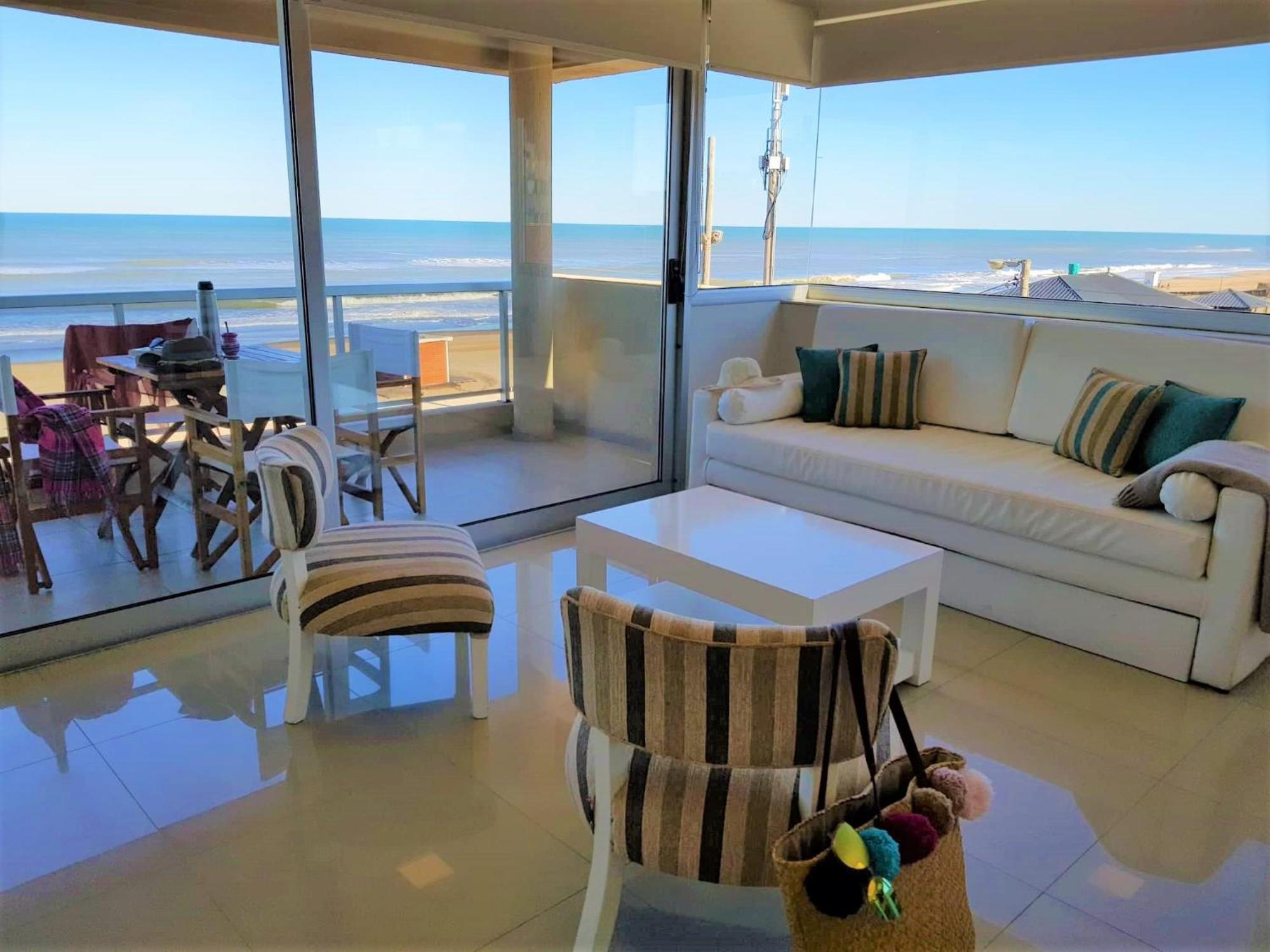 Hotel Tejas Rojas Villa Gesell Bagian luar foto