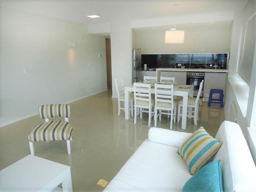 Hotel Tejas Rojas Villa Gesell Bagian luar foto