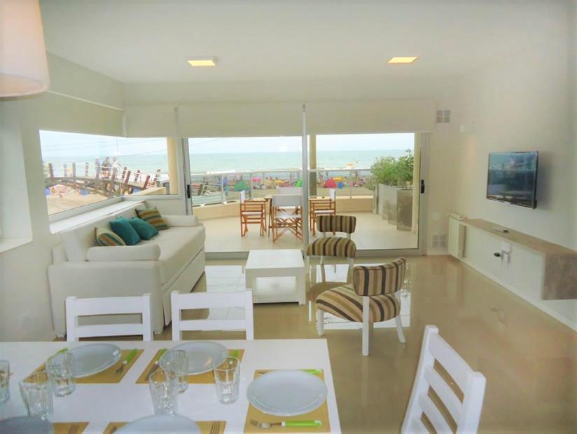 Hotel Tejas Rojas Villa Gesell Bagian luar foto