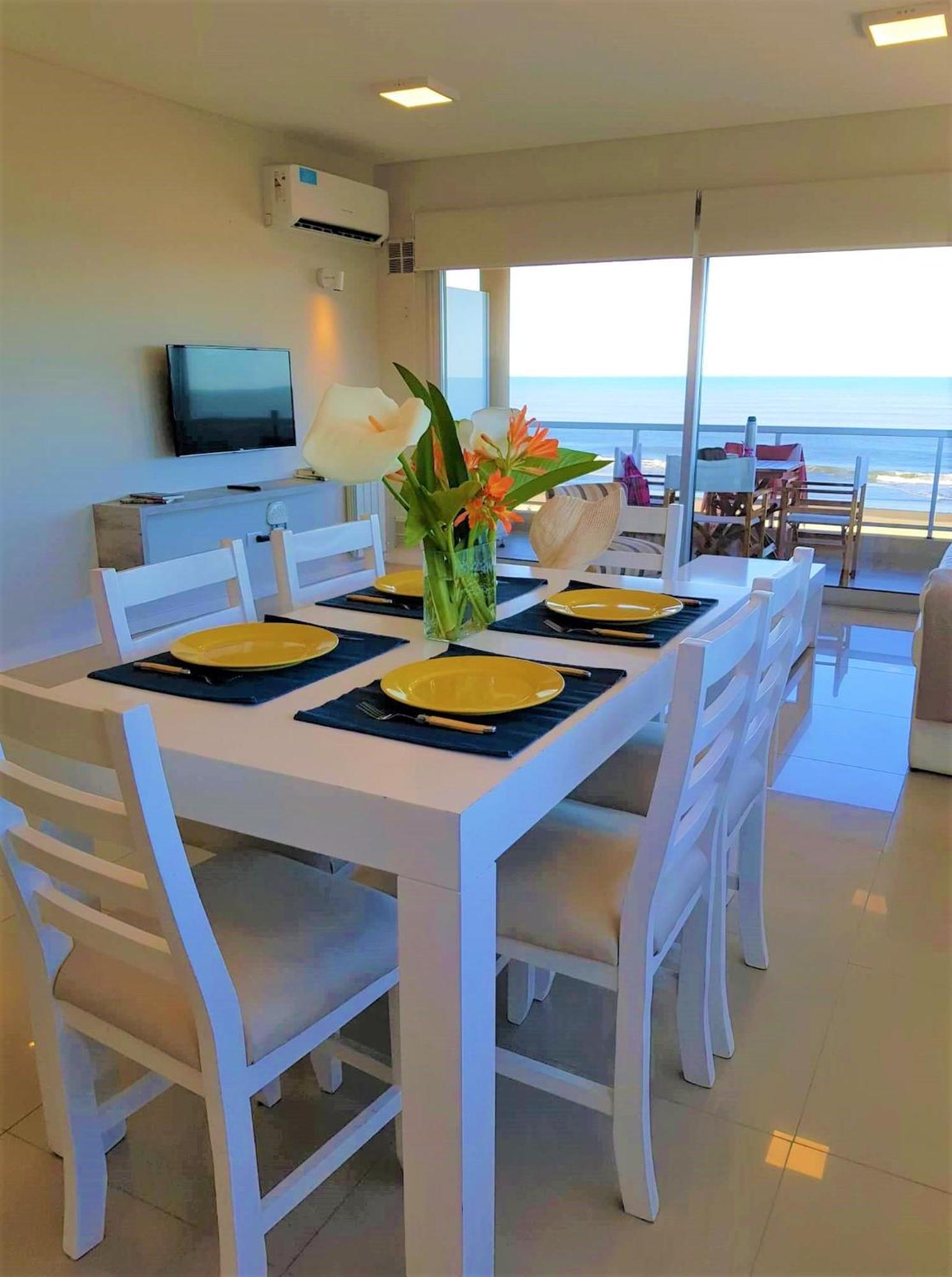 Hotel Tejas Rojas Villa Gesell Bagian luar foto
