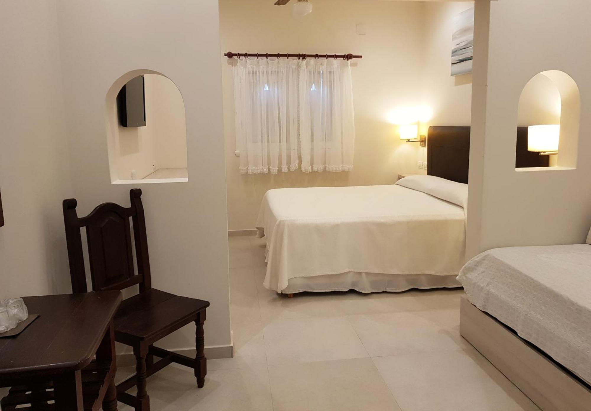 Hotel Tejas Rojas Villa Gesell Bagian luar foto