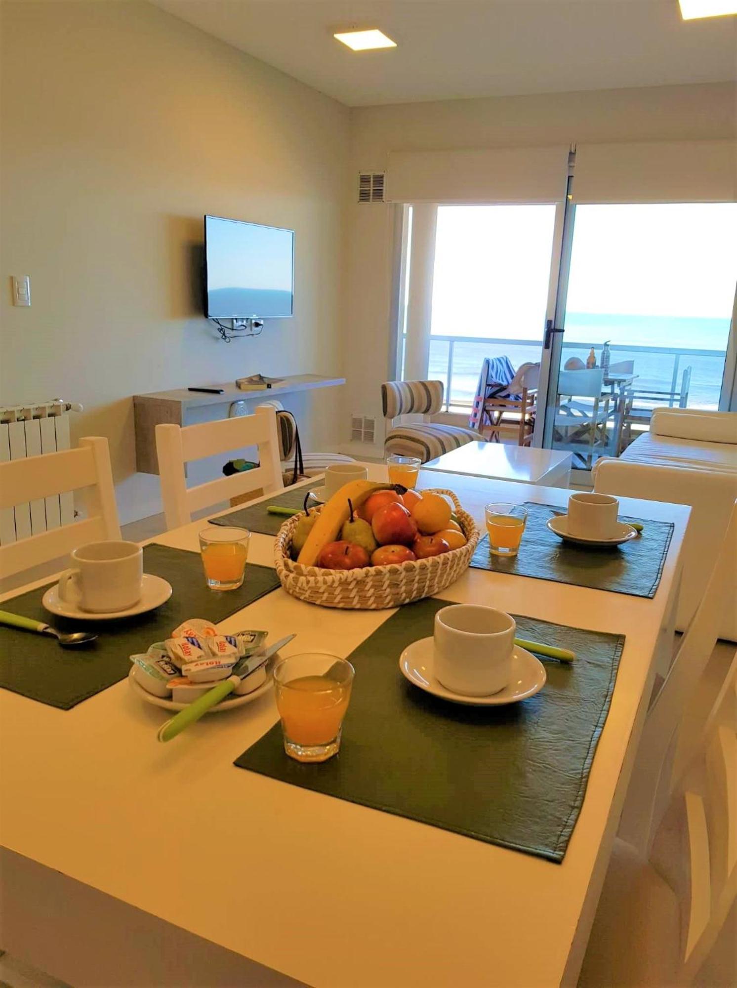 Hotel Tejas Rojas Villa Gesell Bagian luar foto