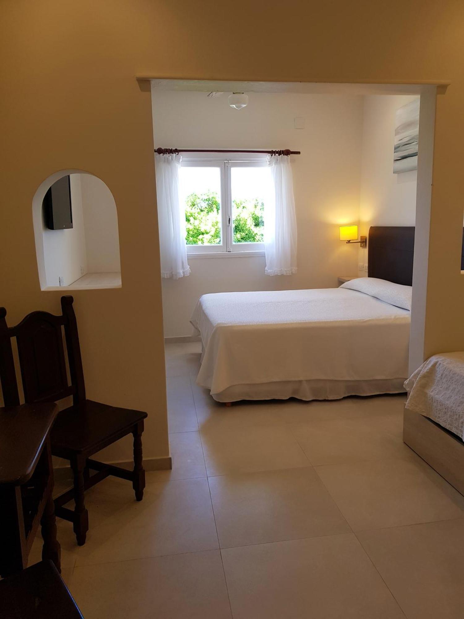 Hotel Tejas Rojas Villa Gesell Bagian luar foto