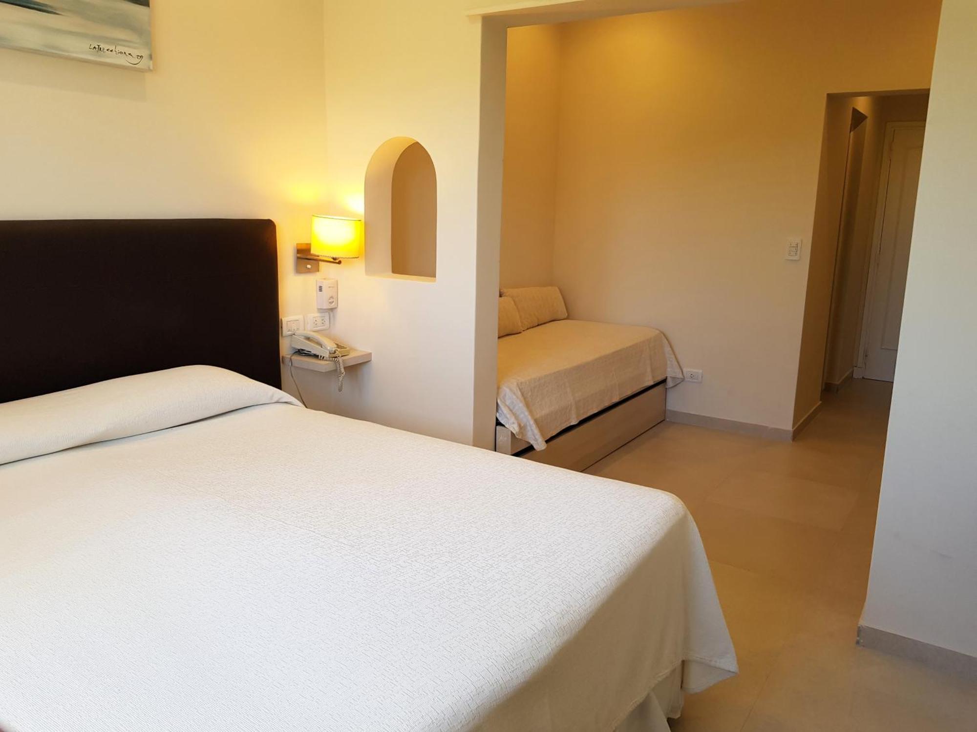 Hotel Tejas Rojas Villa Gesell Bagian luar foto