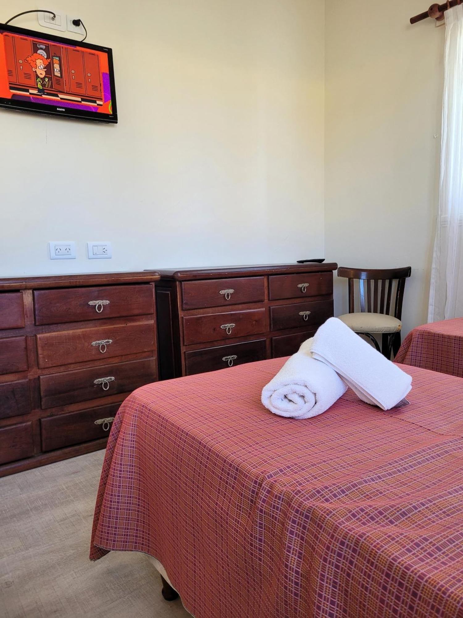 Hotel Tejas Rojas Villa Gesell Bagian luar foto